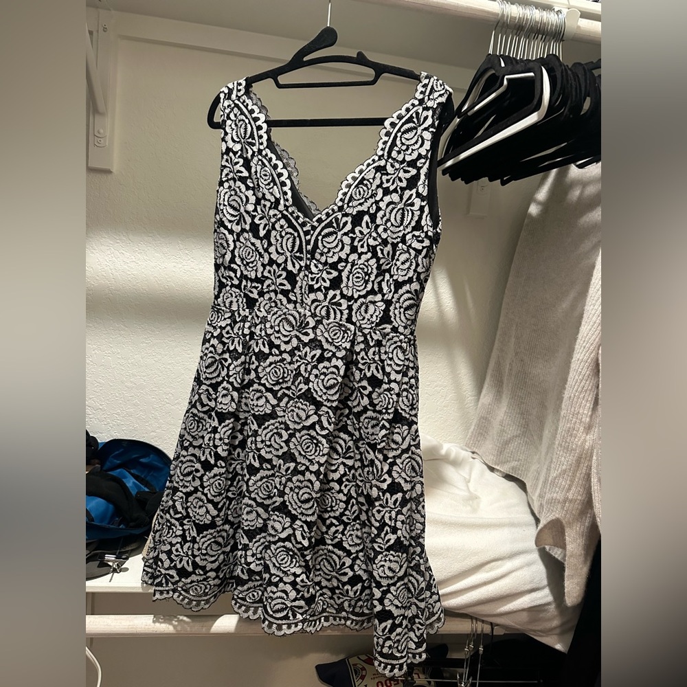 NSR black and white floral dress